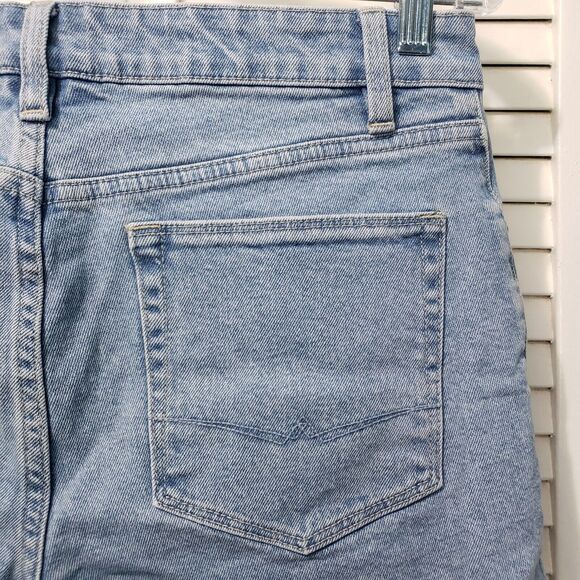 Asos Denim Cut-Off Jean Shorts Women's 32 Mid Rise Light Wash Raw Hem 4" Inseam - Picture 5 of 11